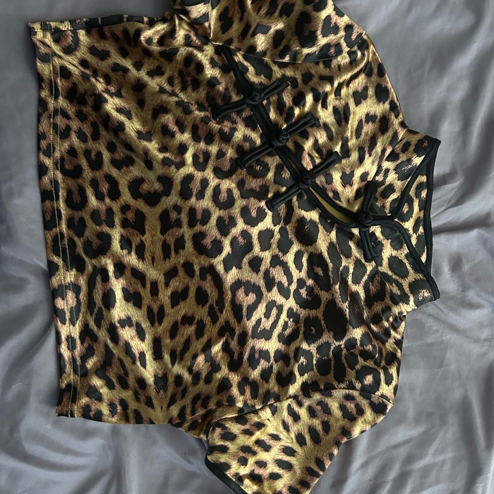 Leopard Print Crop Top with Black Accents